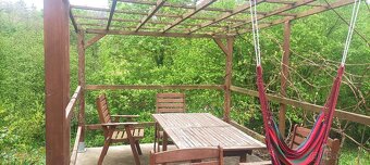 Prodej parcely s celoročně obyvatelnou chatkou. - 4