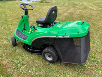Zahradní traktor John Deere Sabre - 4