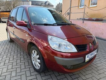 Renault Megane Scenic 1.5 dCi - 4