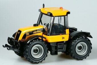 Model traktor jcb fastrack 1:32 britains - 4