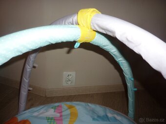 Hrací koberec/deka Taf Toys s hrazdičkou, 90 cm - 4