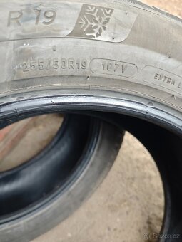 Prodám zimní pneumat Michelin 255/50 R19 - 4