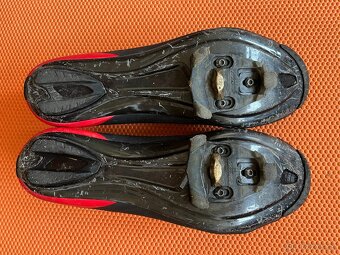 silniční tretry Specialized Torch 3.0 vel. 46 - 4