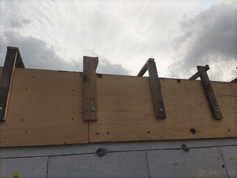 Závitové tyče M10 pro stažení bednění věnce - 4