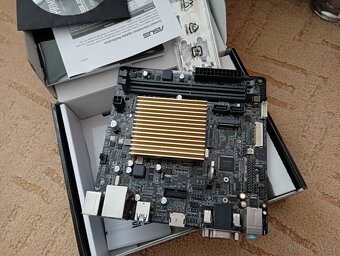 MB ASUS Prime J4005I-C integr. CPU, ITX - 4