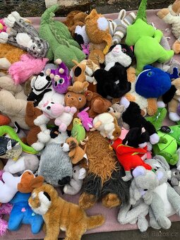 Plyšáci: Albi, Mimoni, Barbie, Štístko a Poupěnka, Furby - 4