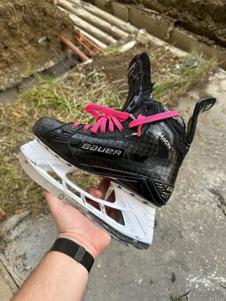 Brusle Bauer Supreme Mach - 4