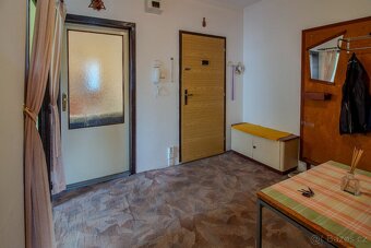 Prodej bytu 3+1, 73 m² – Vsetín-Sychrov, 6. patro, lodžie - 4