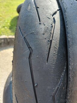 Pneumatiky. Krásná sada Pirelli SC 120 a 180 - 4
