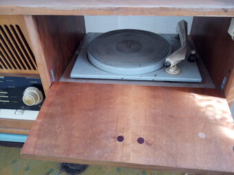Stare radio a postel - 4