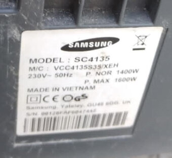 Funkční vysavač Samsung s látkovým sáčkem a nádobkou na tyči - 4