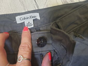 Kalhoty-pláťáky Calvin Klein - 4