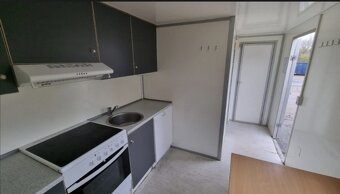 Obytný přívěs karavan - 4