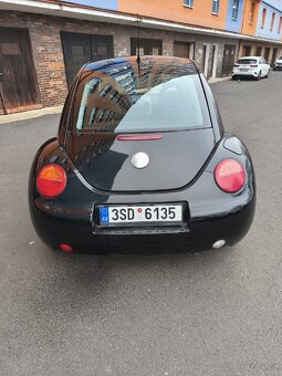 Volkswagen New Beetle - 4