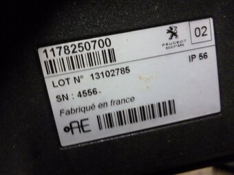 Peugeot Metropolis 400i. Spínačka,imobilizér, CDI. Od 2013 - 4