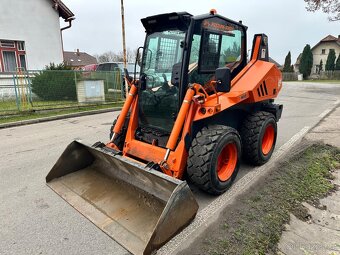 smykem řízený nakladač LOCUST 904 - 4