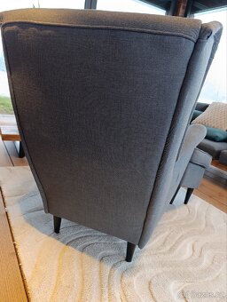 Ikea ušák s podnožkou Strandmon - 4