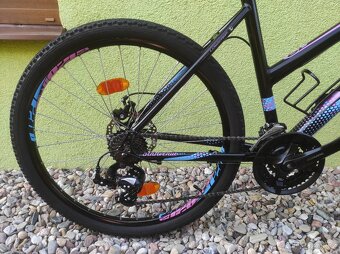 Značkové kolo Rock Machine 26"/18" (černá/fialová) - 4