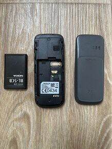 Nokia 100 - 4