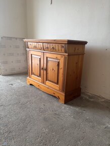 PRODÁM KOMODU MASIVNÍ BOROVICE - 4