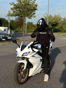 Yamaha yzf r125 - 4