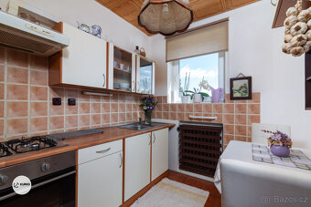 Rodinný dům o dispozici 5+2+garáž, pozemek 1.011 m2 v obci B - 4
