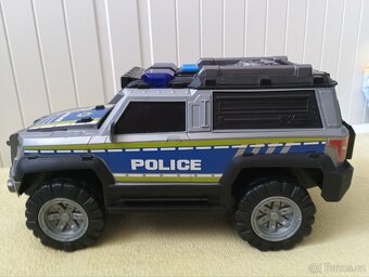 Policeiní auto. - 4
