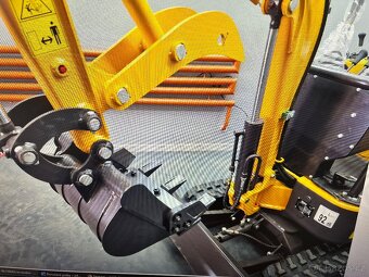Minibagr BK1200AS Motor Kubota - 4