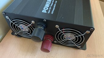 Měnič napětí 12V/230V 2500W modifikovaný - 4