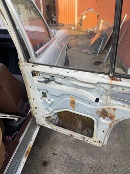 Prodám Mercedes Benz W115 - 4