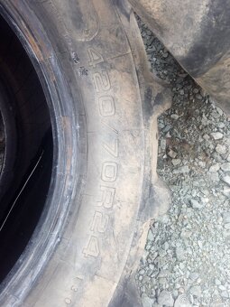 Pneu 520/70R38 - 4