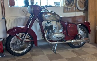 Jawa 250 - 4