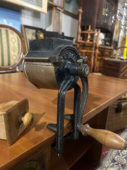 Vintage německý mlýnek STAHLREIBER cca 1910-1930) - 4