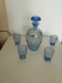 Karafa se skleničami - 4