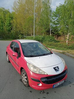 Prodám Peugeot 207 1,4 benzín,r.v. 5/2007, 151.167km - 4