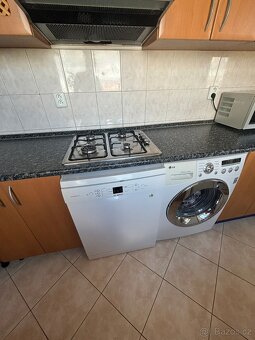 Kuchyňská linka včetně elektrospotřebičů - 4