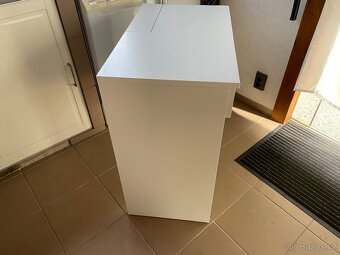 Kosmetický stolek Ikea - 4