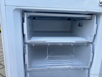 Vestavna lednice Beko CBI 7702 HCA - 4