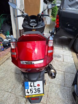 Skútr Jonway GTS 125 - 4