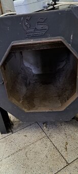 Kamna Falco Eco 20 kW – výkonná teplovzdušná kamna na dřevo - 4
