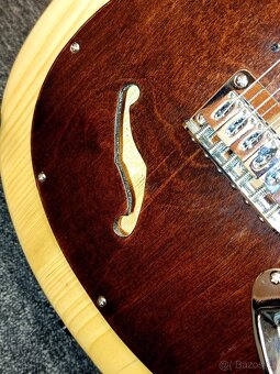 Elektrická kytara s logem Fender - 4