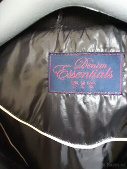 Dámská černá prošívaná bunda s kapucí Tchibo - 4