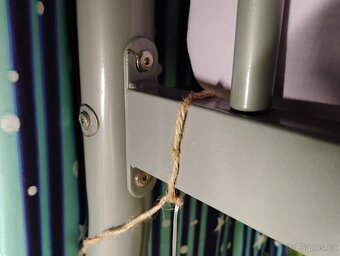 PRODÁM POSCHOĎOVOU POSTEL PRO 3 VČ. MATRACE 140x200x10 - 4