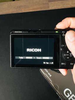 Ricoh GRIII - 4