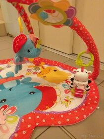 Hrací podložka s hrazdičkou ve tvaru srdíčka - 4