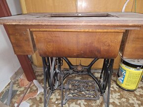 Historický šicí stroj Naumann – cca 1910–1930 - 4