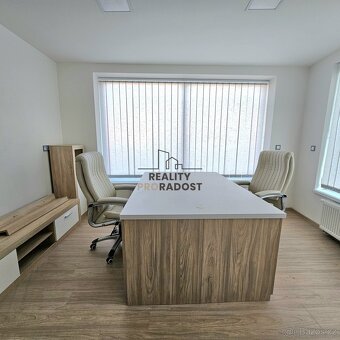 Pronájem kanceláře s vybavením - centrum Hodonín - 4