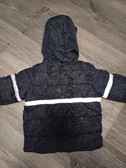 Zimní bunda, čepice a mikina - 4