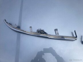BMW E46 - listy pod svetla - 4
