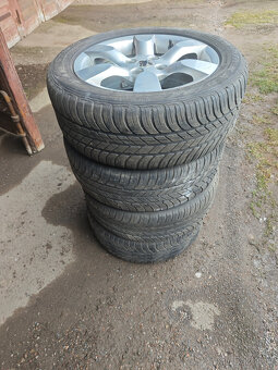 Prodám sadu disků Peugeot 6,5Jx16H ET31 + pneu 205/55/R16 - 4